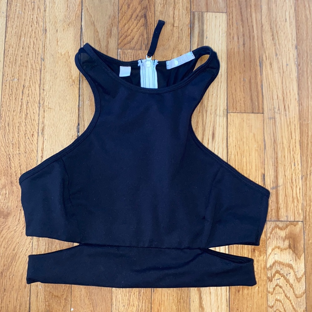 Zipper back cut out sports bra